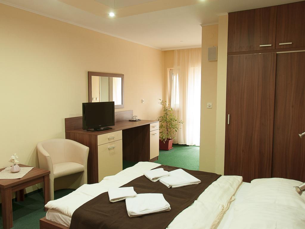 Penzion Fortune Dunajská Streda Zimmer foto